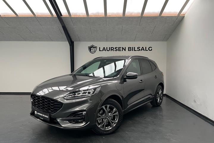 Grå Ford Kuga fra 2021
