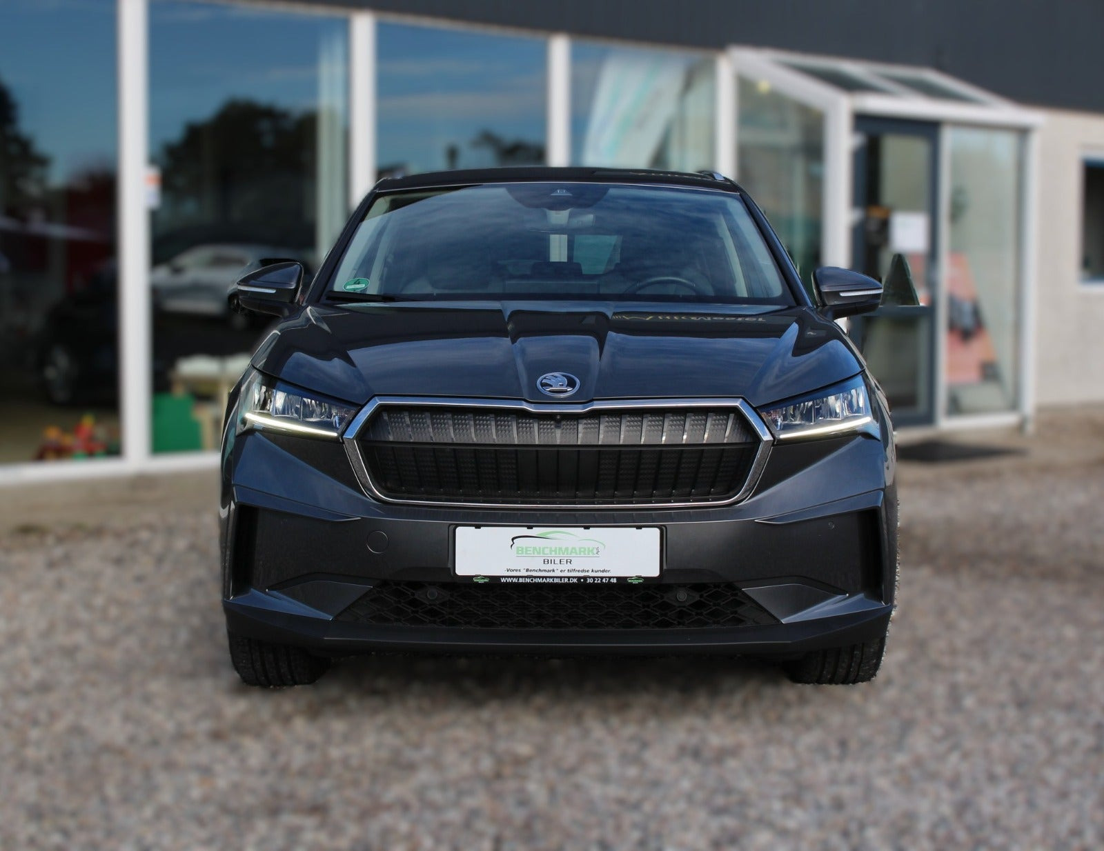 Grå Skoda Enyaq fra 2023