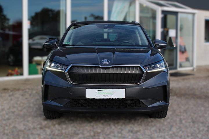 Grå Skoda Enyaq fra 2023