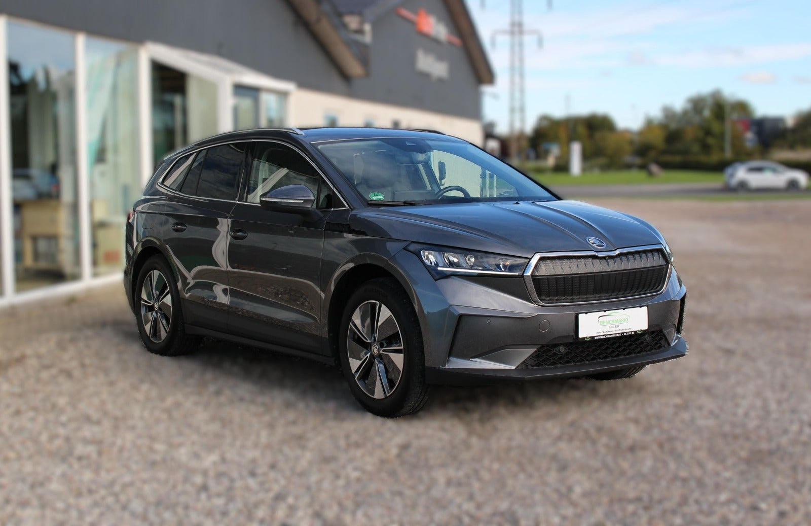 Grå Skoda Enyaq fra 2023