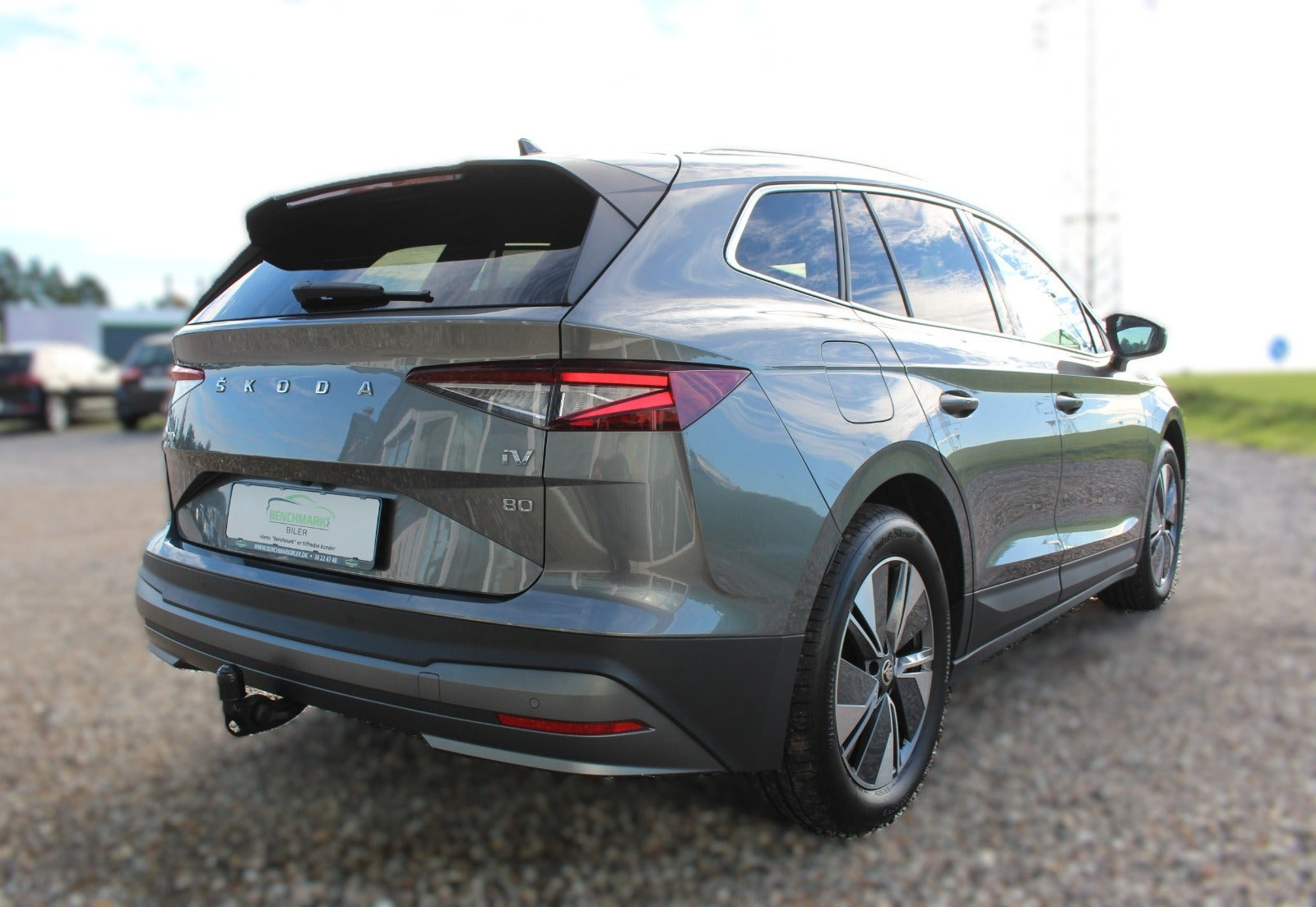 Grå Skoda Enyaq fra 2023