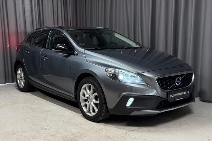 Grå Volvo V40 CC fra 2016