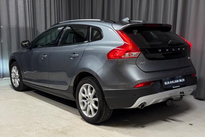 Grå Volvo V40 CC fra 2016