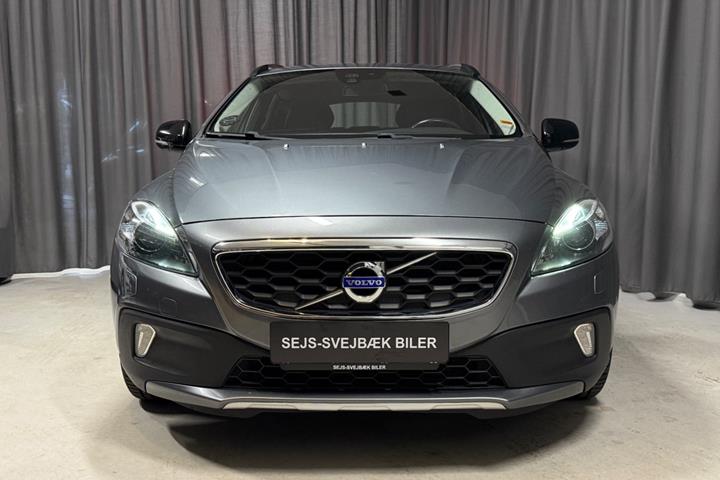 Grå Volvo V40 CC fra 2016