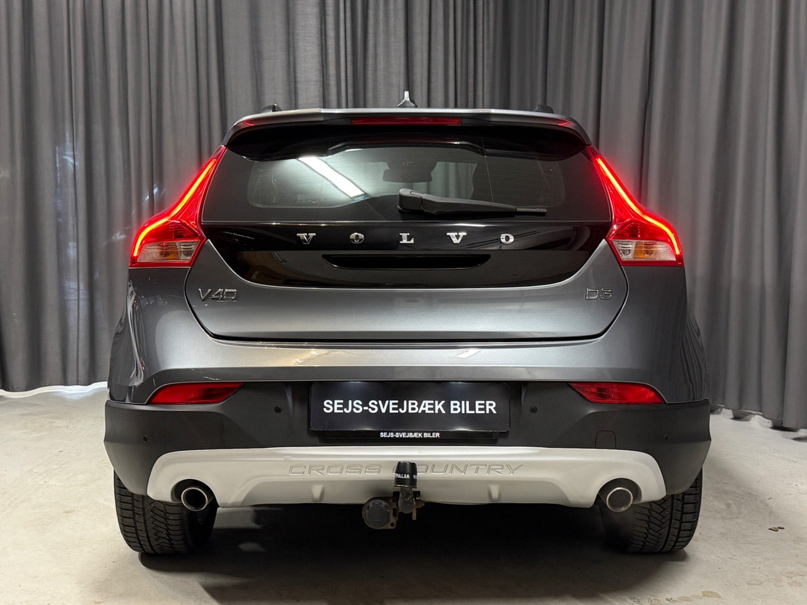 Grå Volvo V40 CC fra 2016