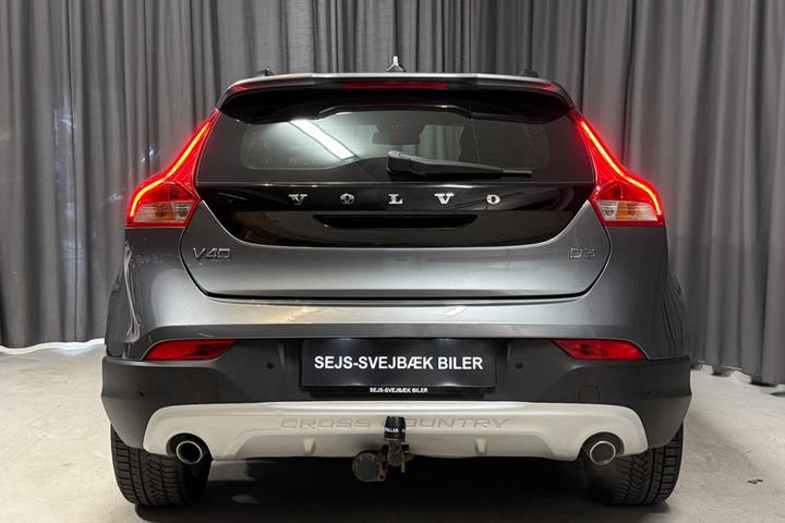 Grå Volvo V40 CC fra 2016