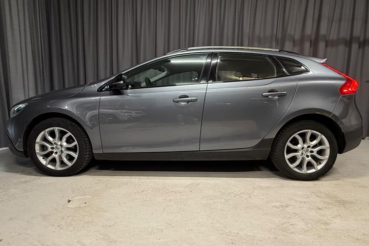 Grå Volvo V40 CC fra 2016