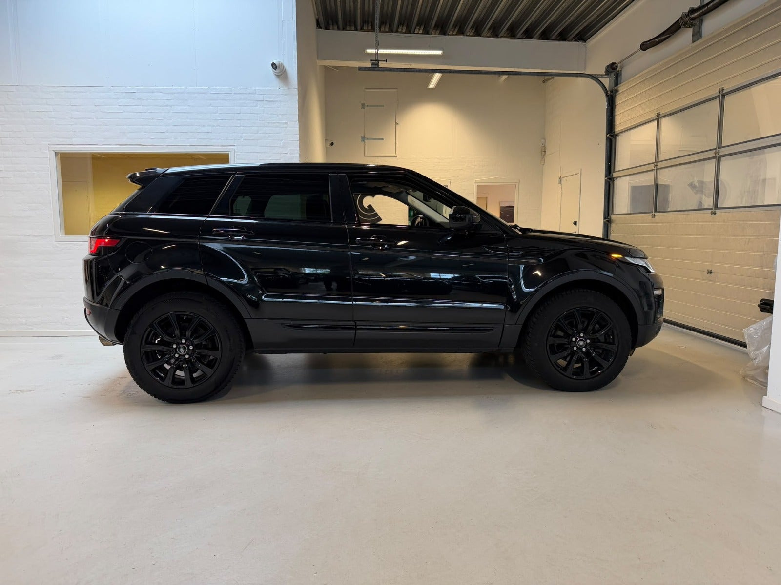 Sort Land Rover Range Rover evoque fra 2018