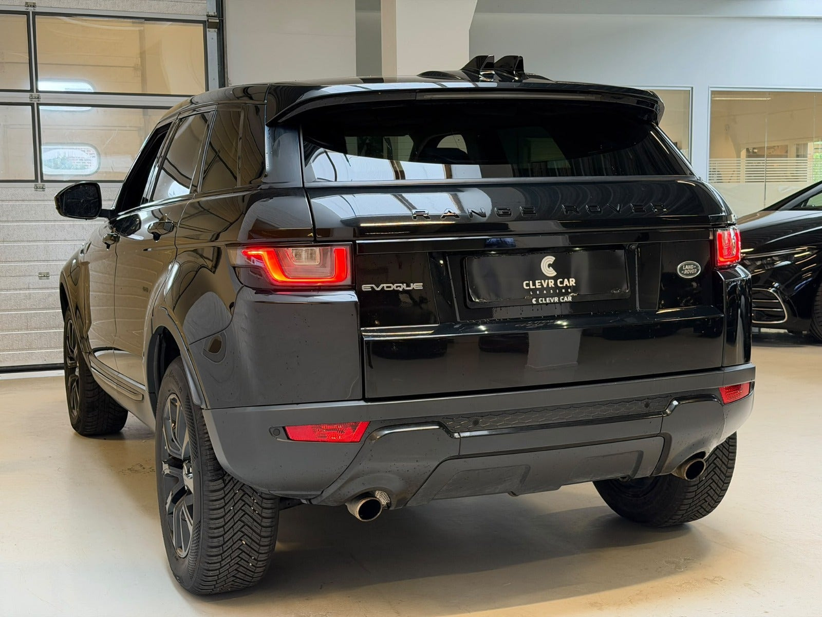 Sort Land Rover Range Rover evoque fra 2018