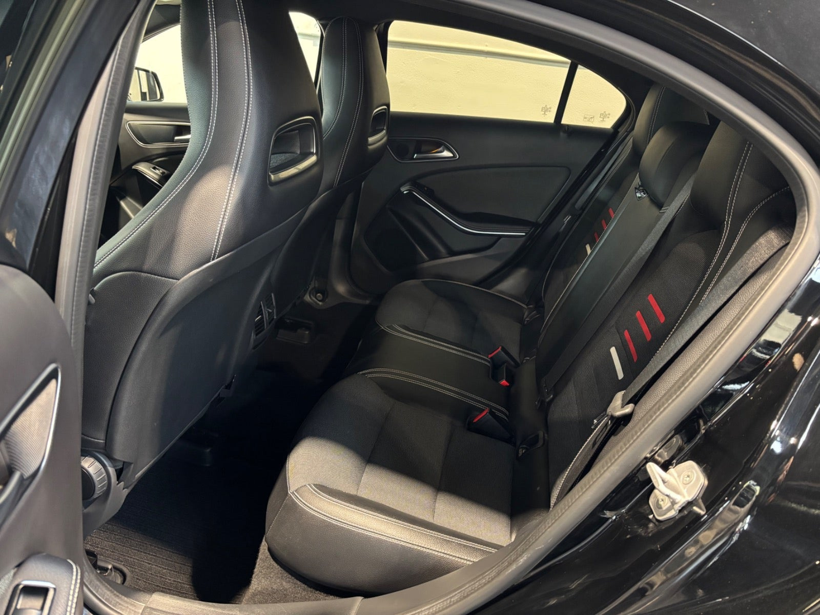 Sort Mercedes A200 fra 2017