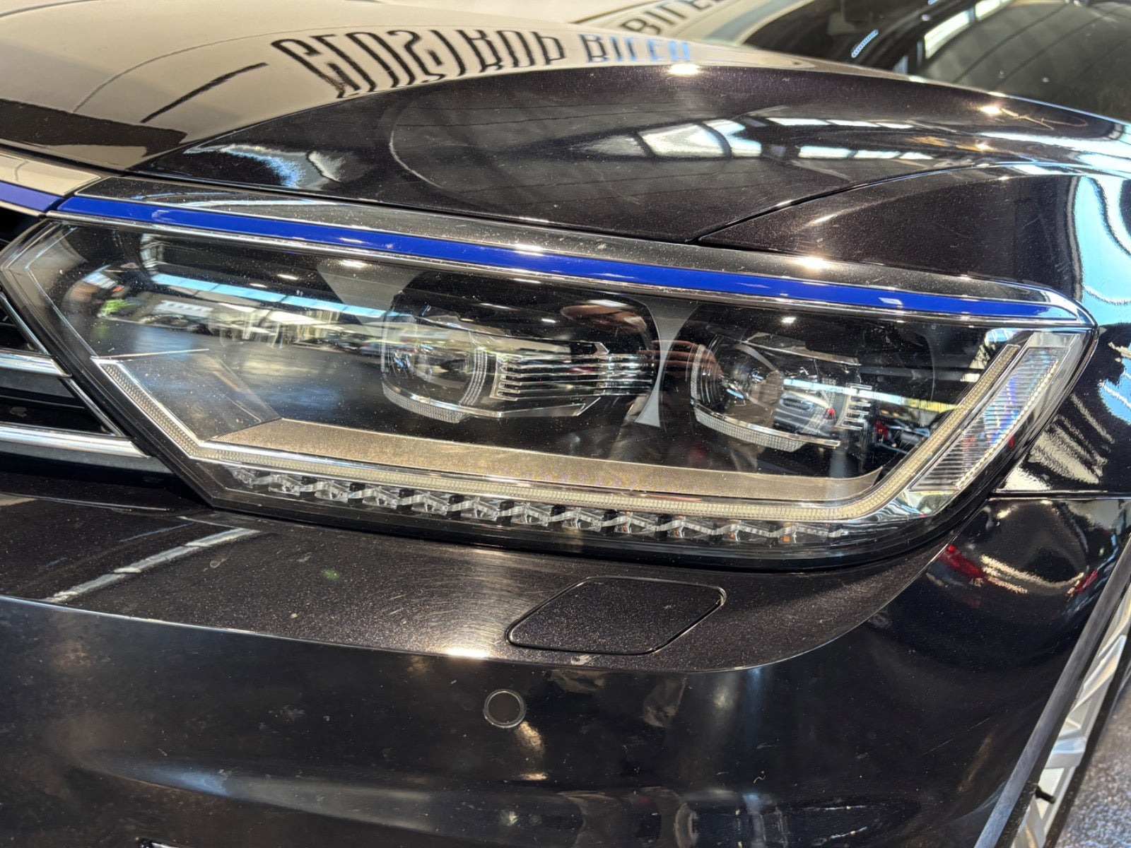 Sort VW Passat fra 2018