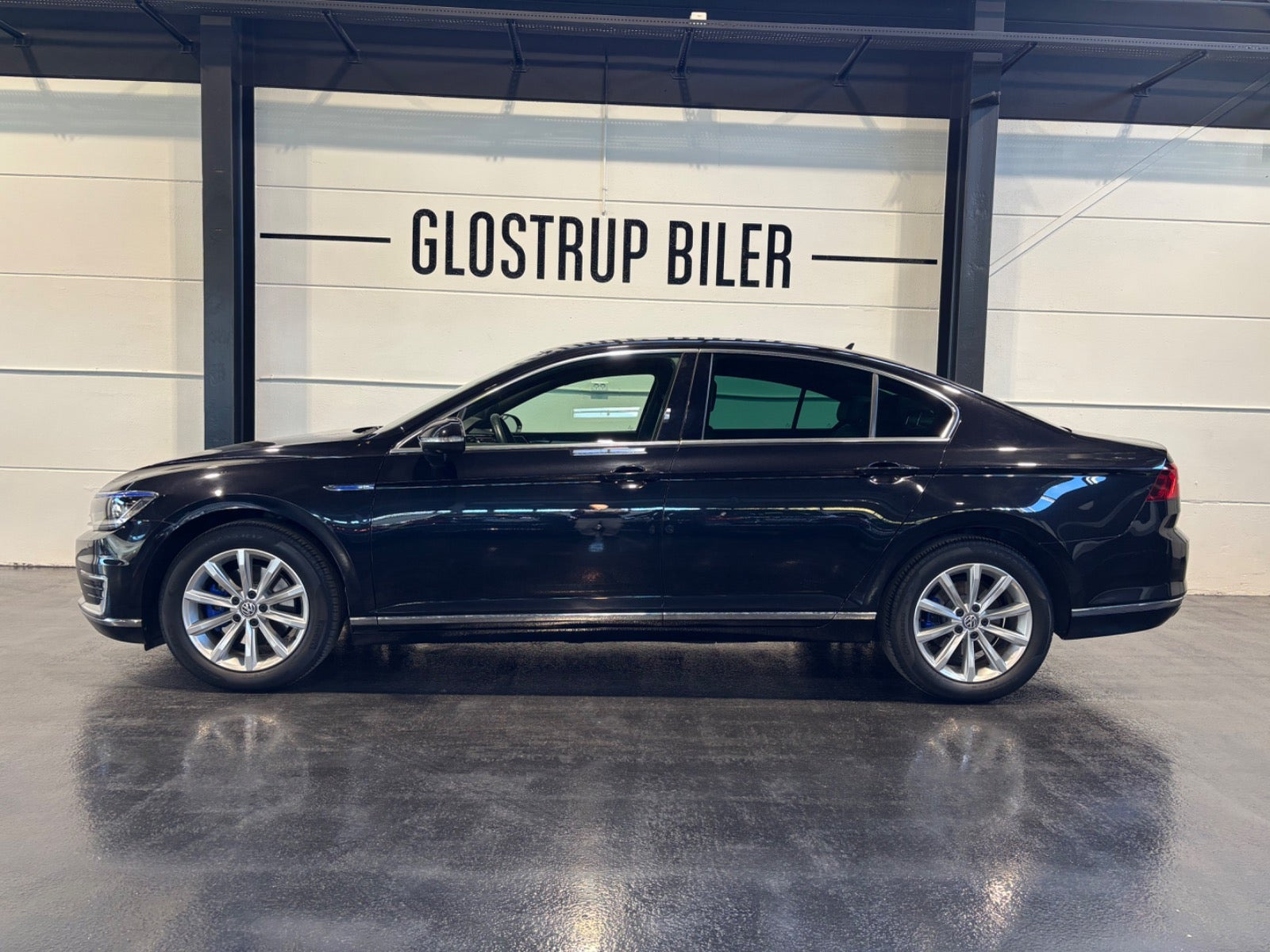 Sort VW Passat fra 2018