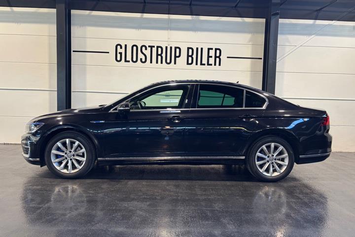 Sort VW Passat fra 2018
