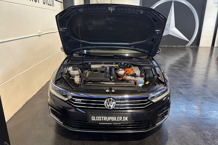 Sort VW Passat fra 2018
