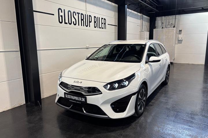 Hvid Kia Ceed fra 2023