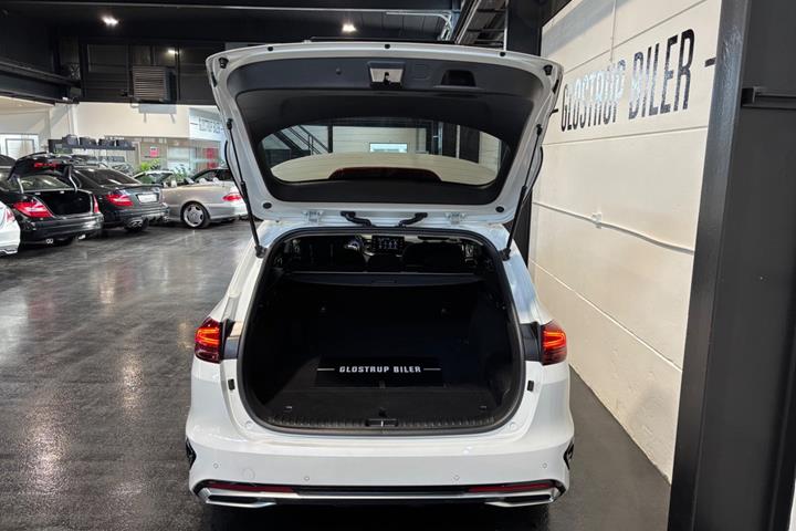 Hvid Kia Ceed fra 2023