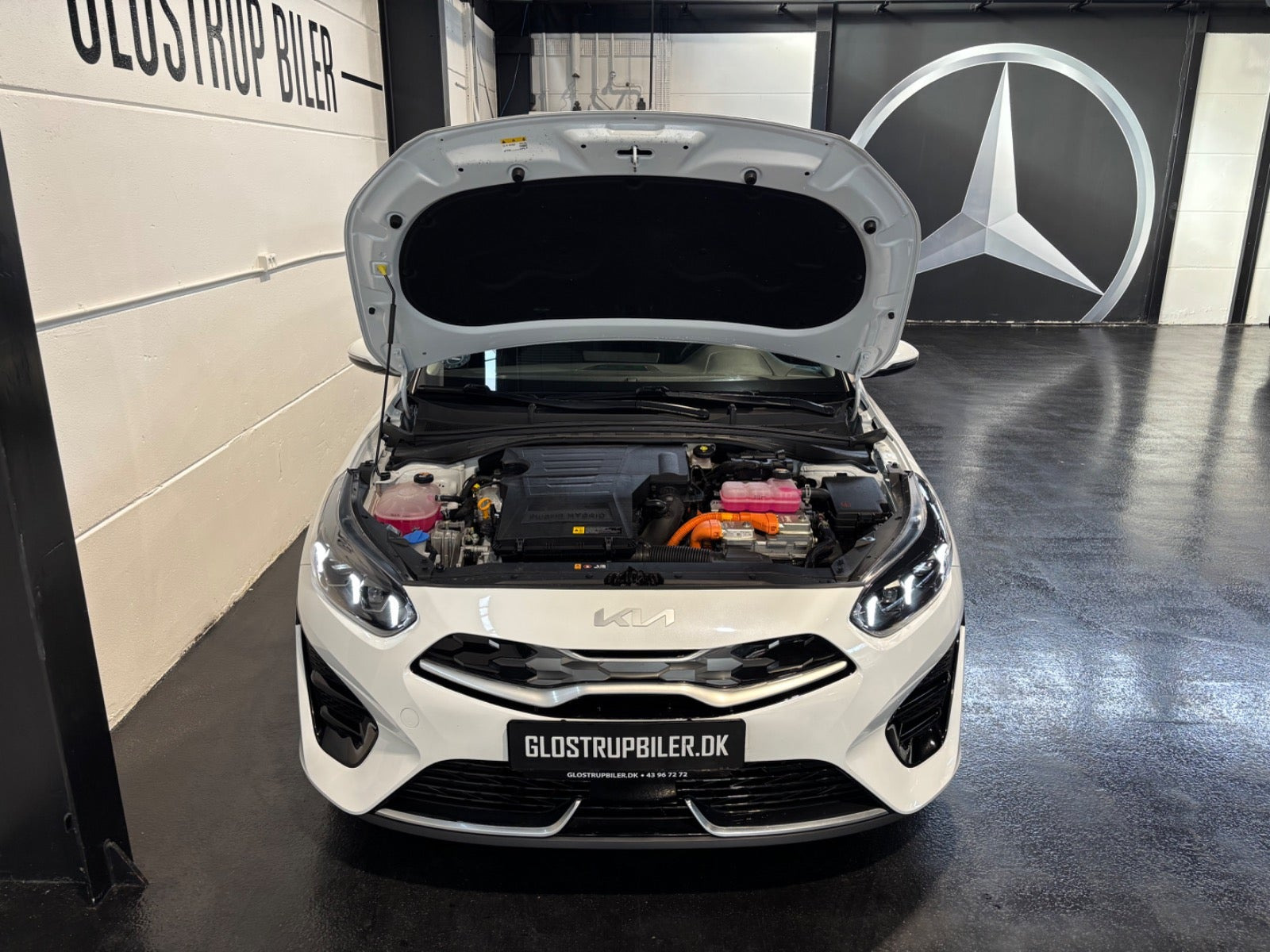 Hvid Kia Ceed fra 2023
