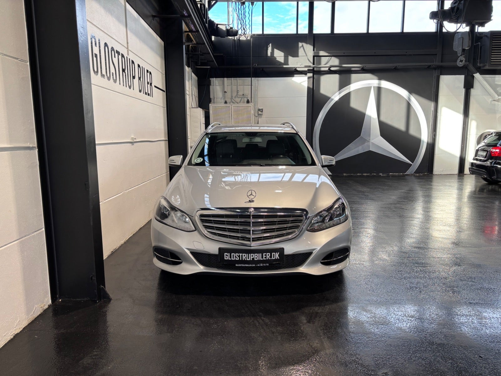 Sølv Mercedes E200 fra 2014