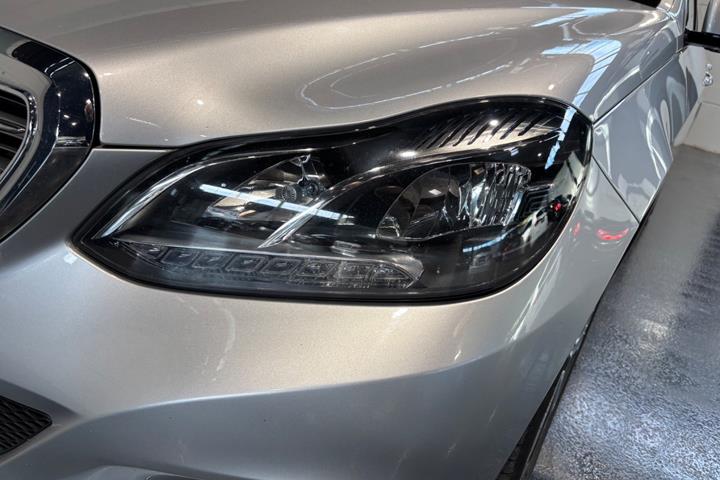 Sølv Mercedes E200 fra 2014