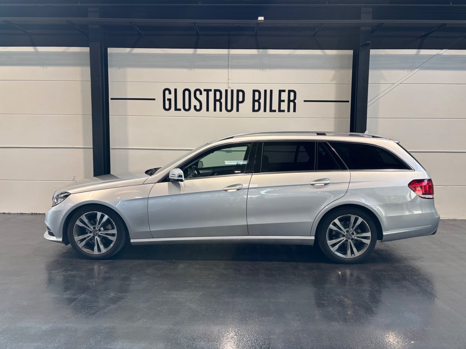 Sølv Mercedes E200 fra 2014