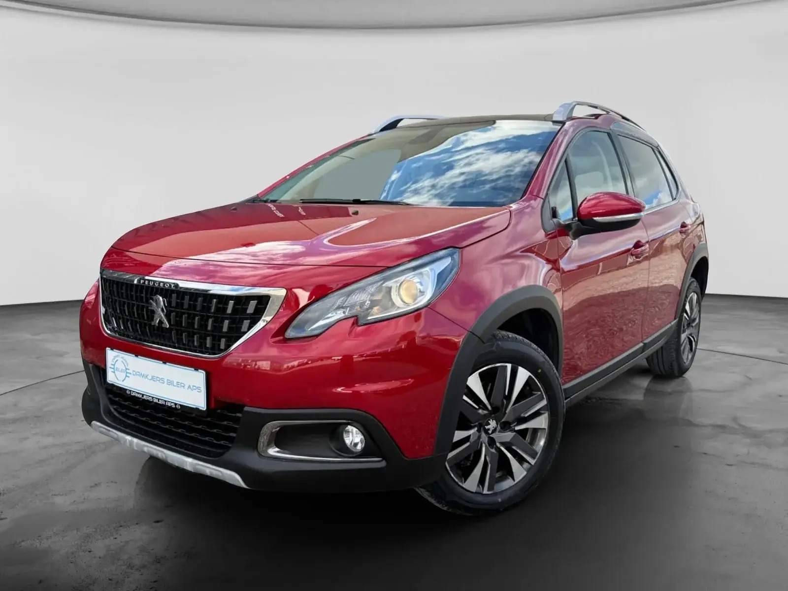 Rød Peugeot 2008 fra 2019