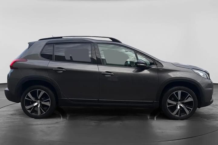 Grå Peugeot 2008 fra 2019