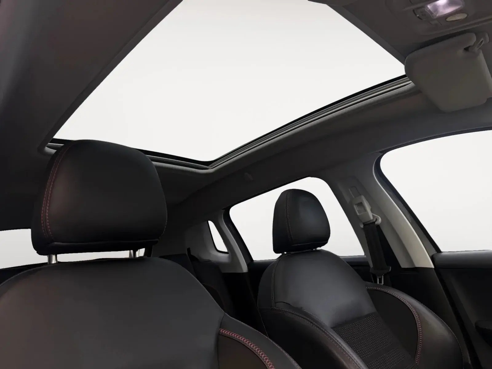 Grå Peugeot 2008 fra 2019