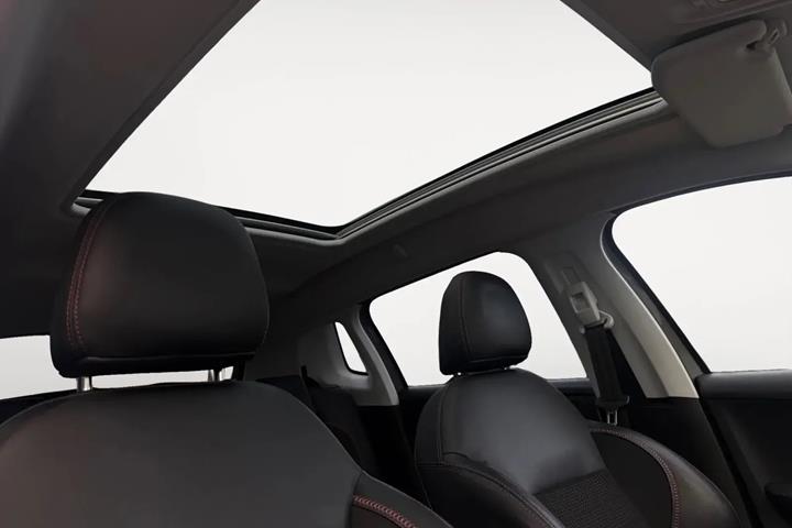 Grå Peugeot 2008 fra 2019