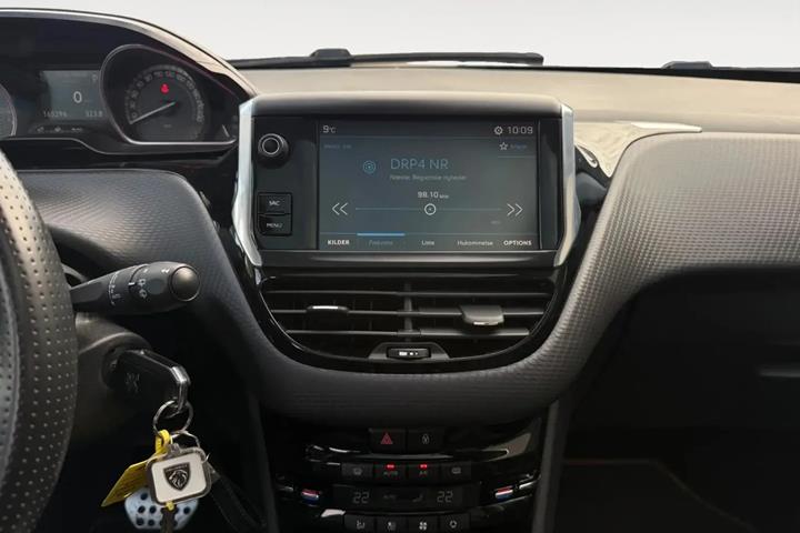 Sort Peugeot 2008 fra 2019