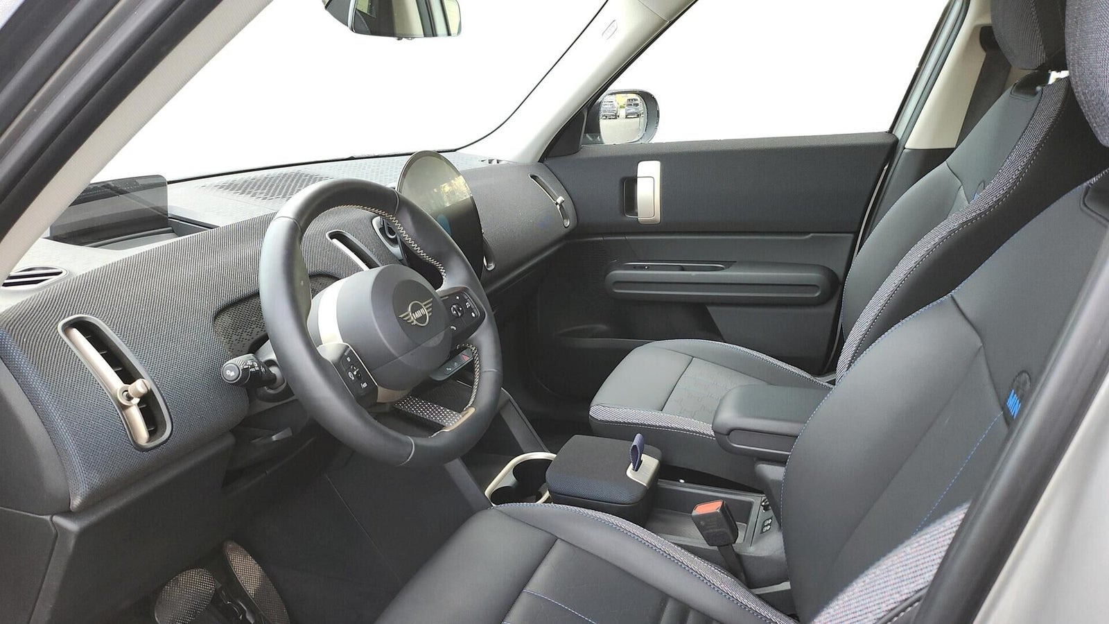 Grå Mini Countryman SE fra 2024