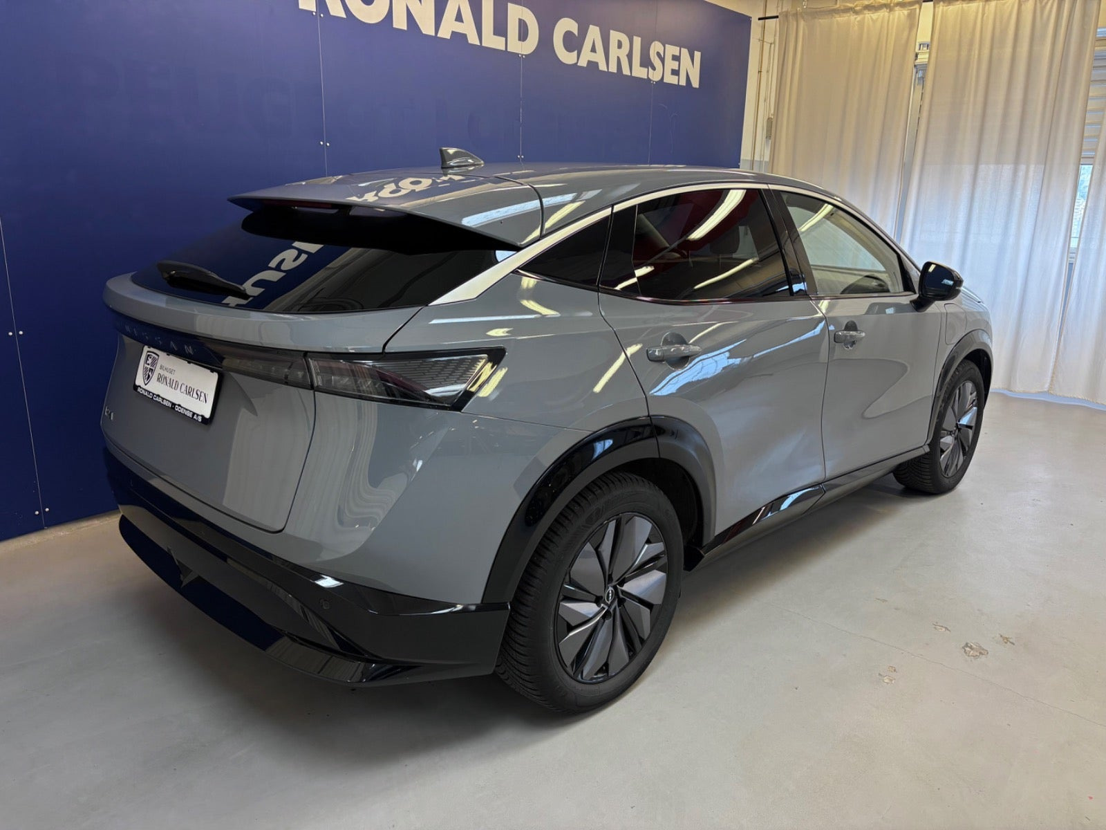 Grå Nissan Ariya fra 2022