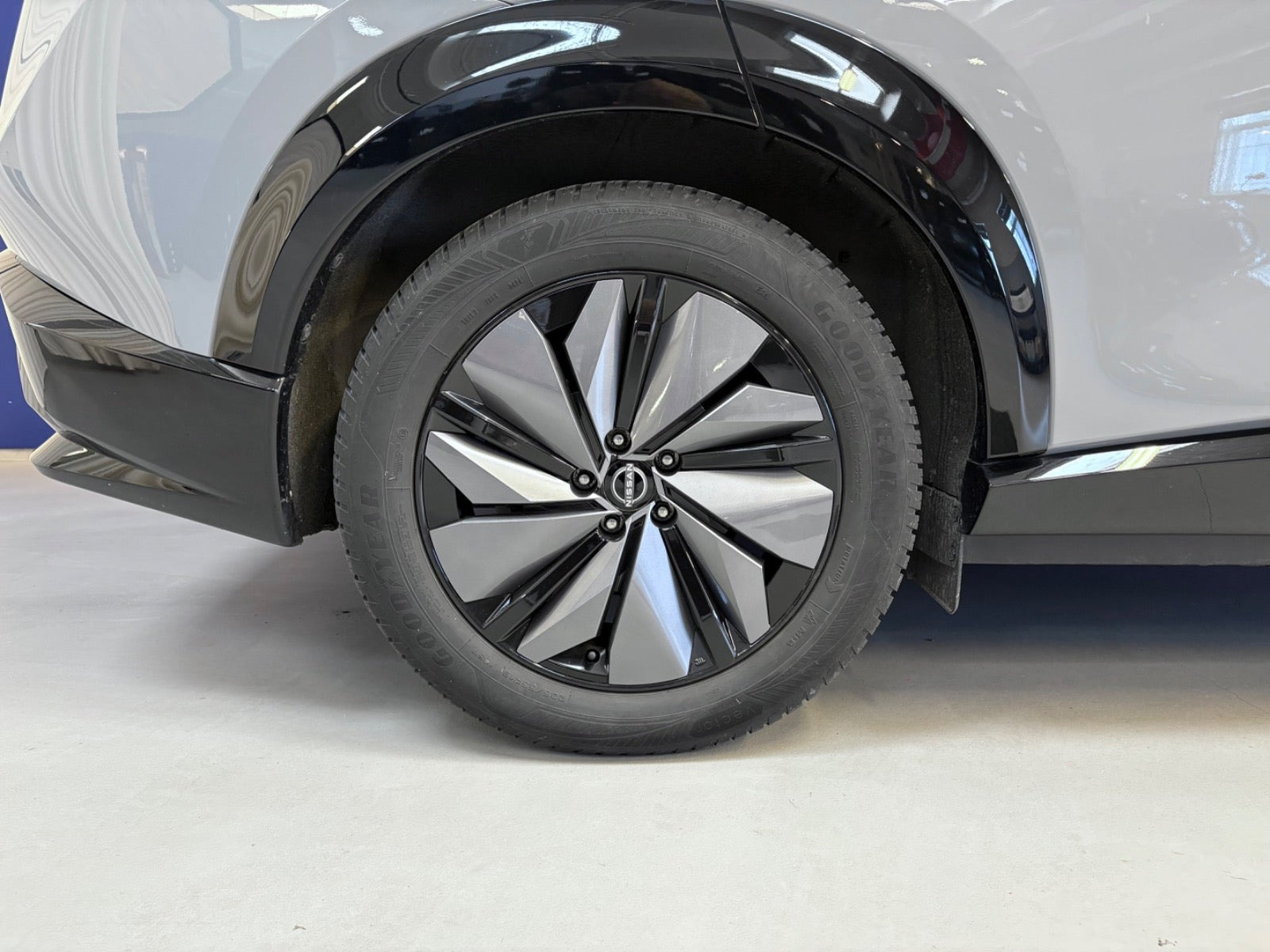 Grå Nissan Ariya fra 2022