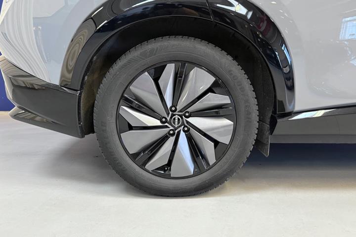 Grå Nissan Ariya fra 2022