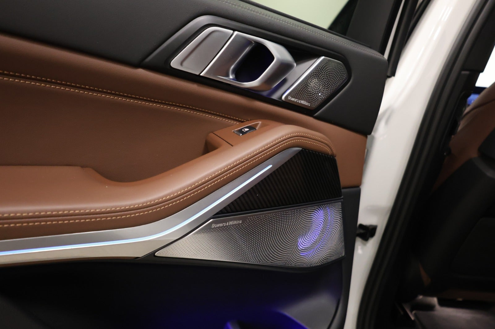 Hvid BMW X5 fra 2023
