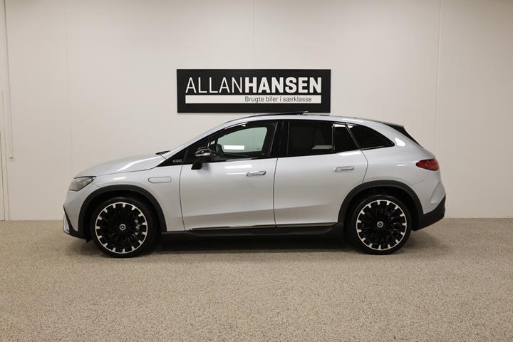 Sølv Mercedes EQE500 SUV fra 2023