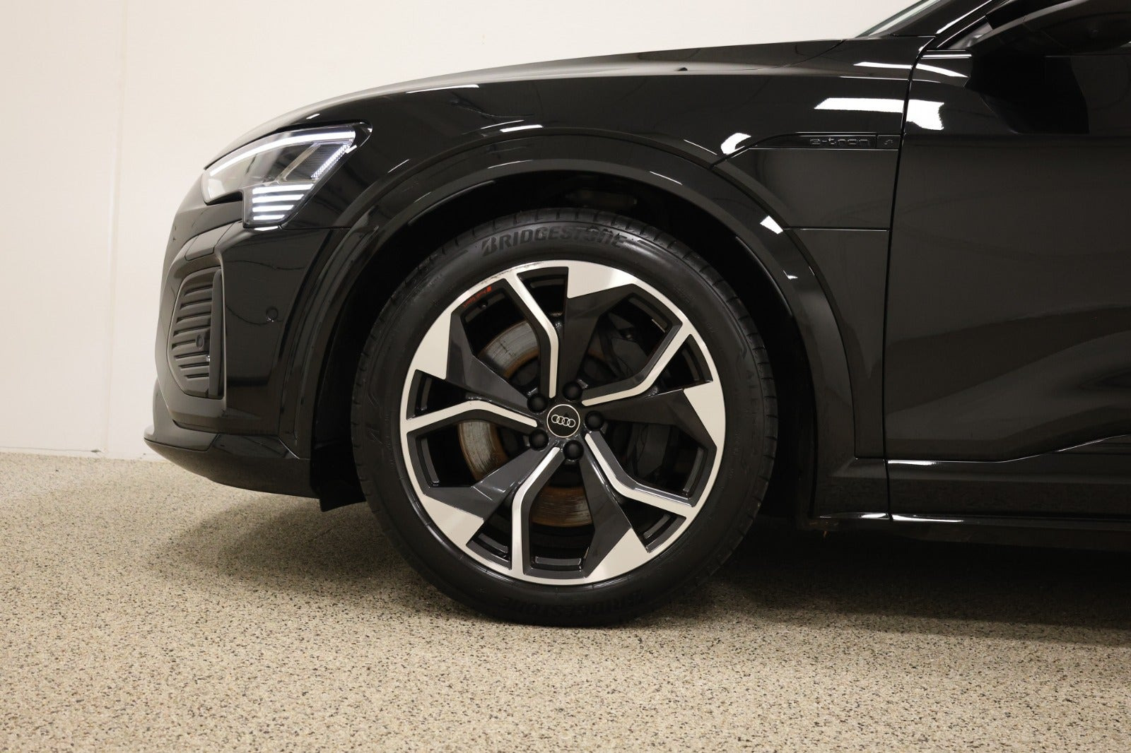 Sort Audi SQ8 e-tron fra 2024