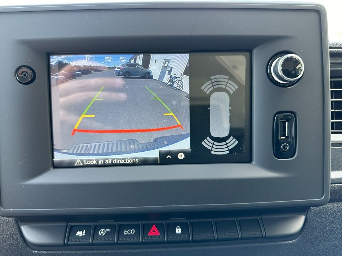 Hvid Nissan Interstar fra 2022
