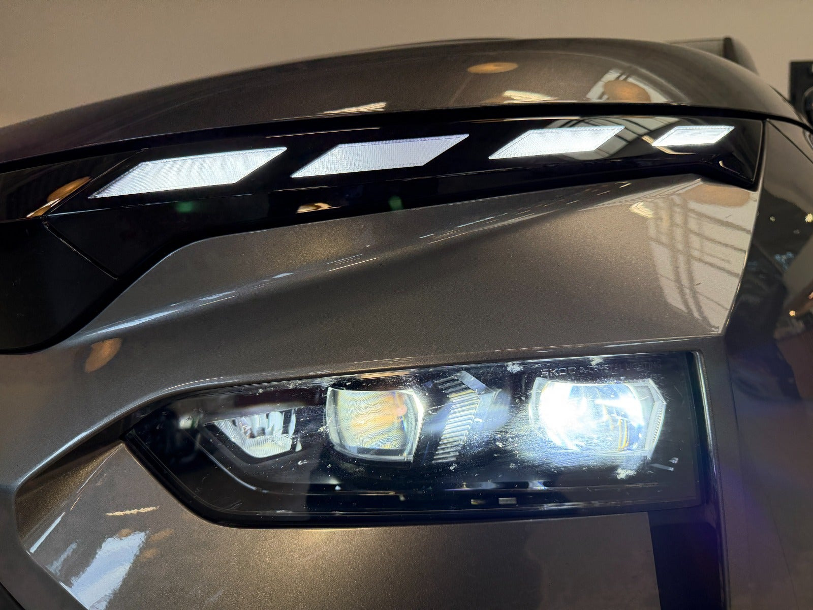 Grå Skoda Elroq fra 2026