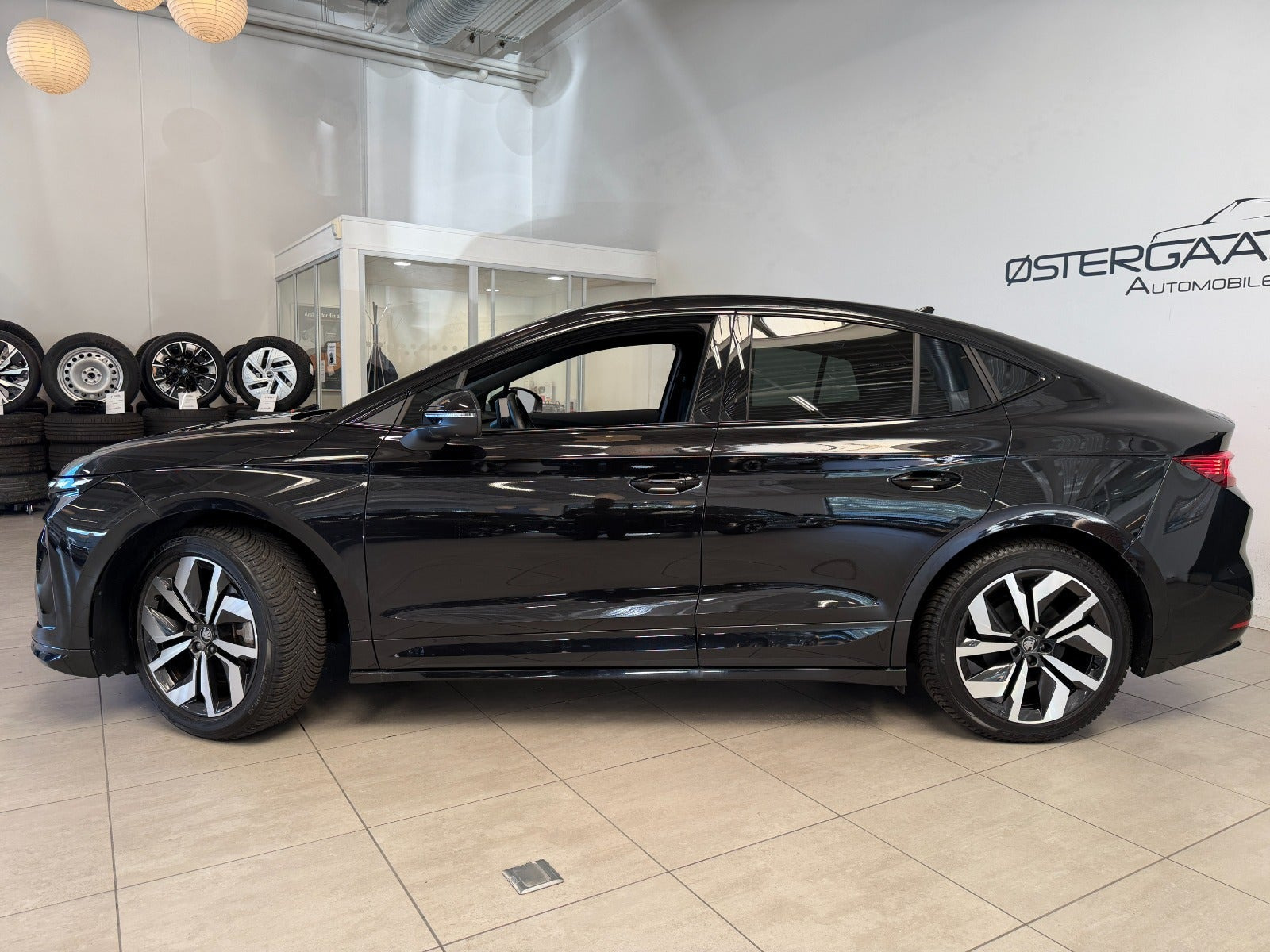 Sort Skoda Enyaq fra 2026