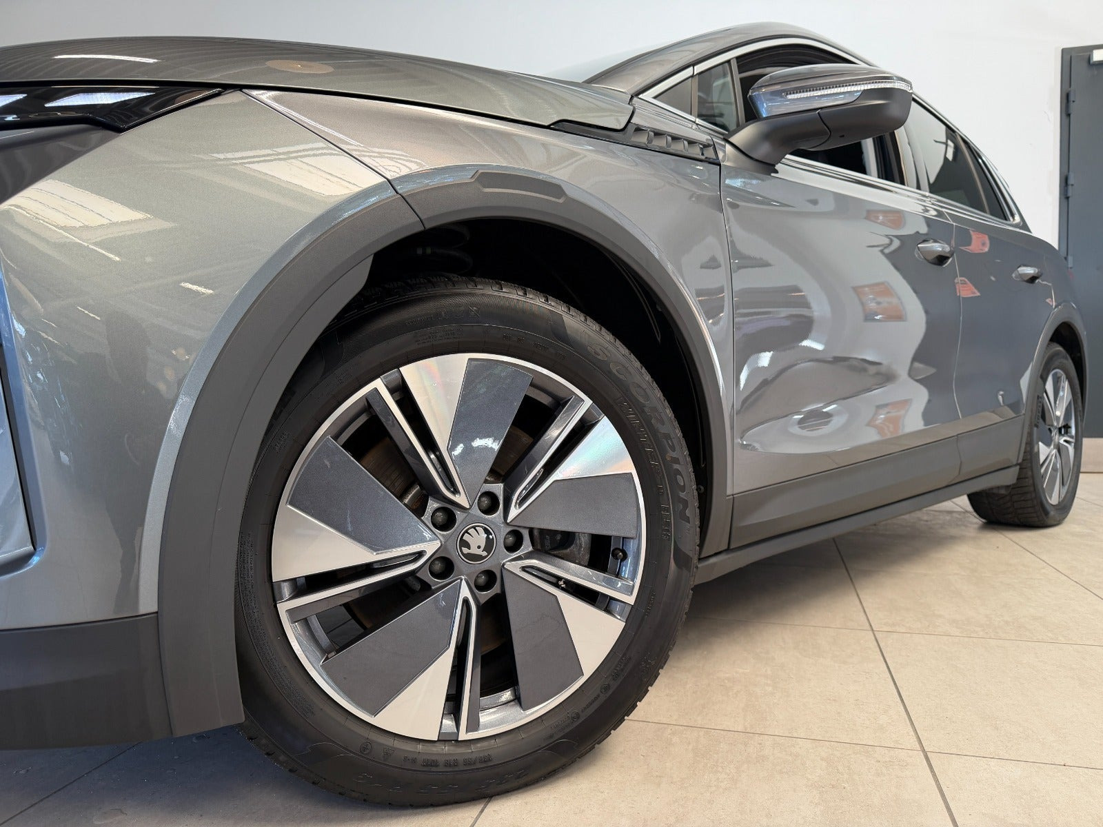 Grå Skoda Elroq fra 2025