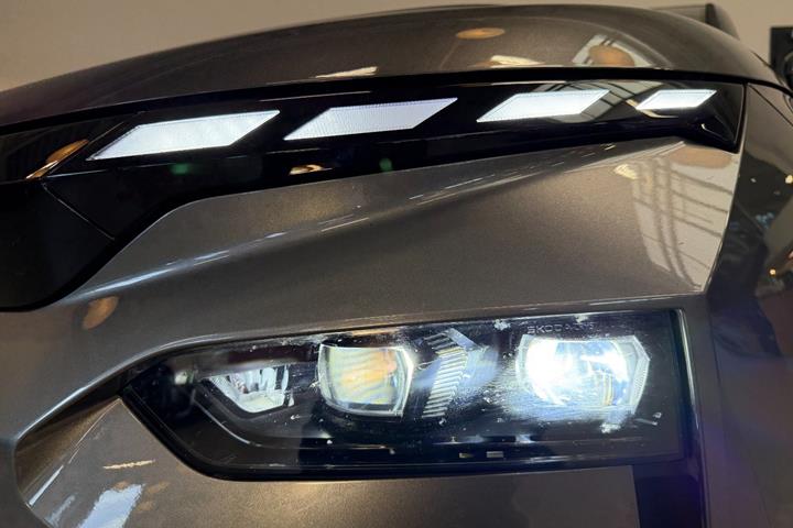 Grå Skoda Elroq fra 2026