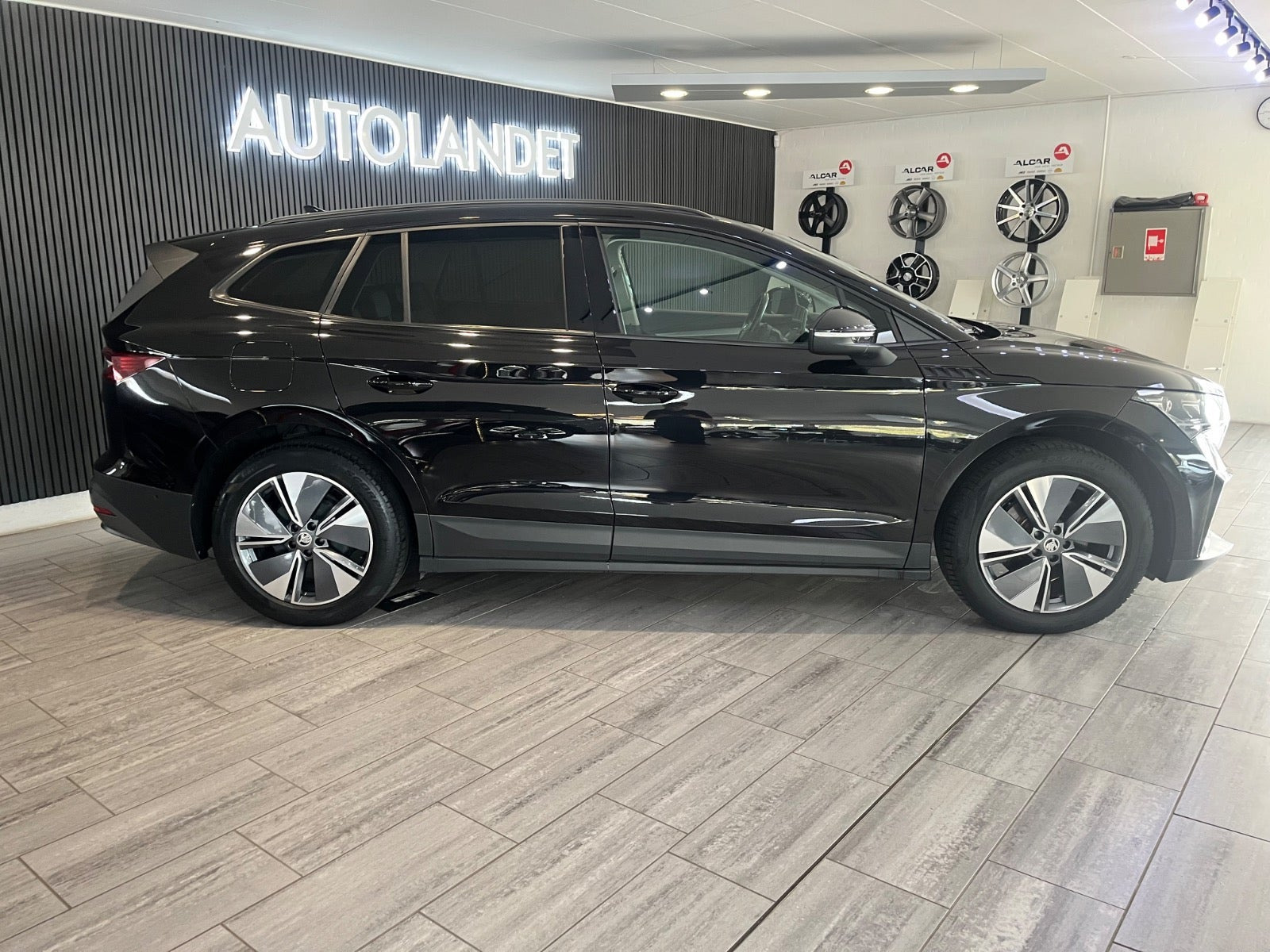 Sort Skoda Enyaq fra 2023