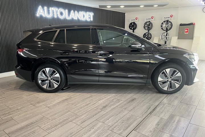 Sort Skoda Enyaq fra 2023