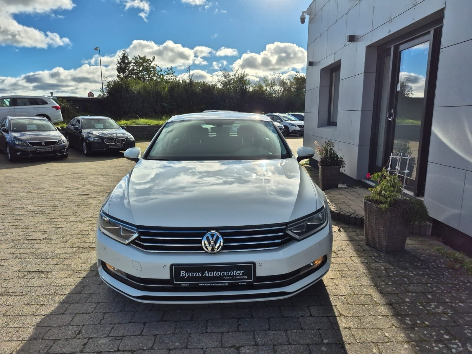 Hvid VW Passat fra 2015