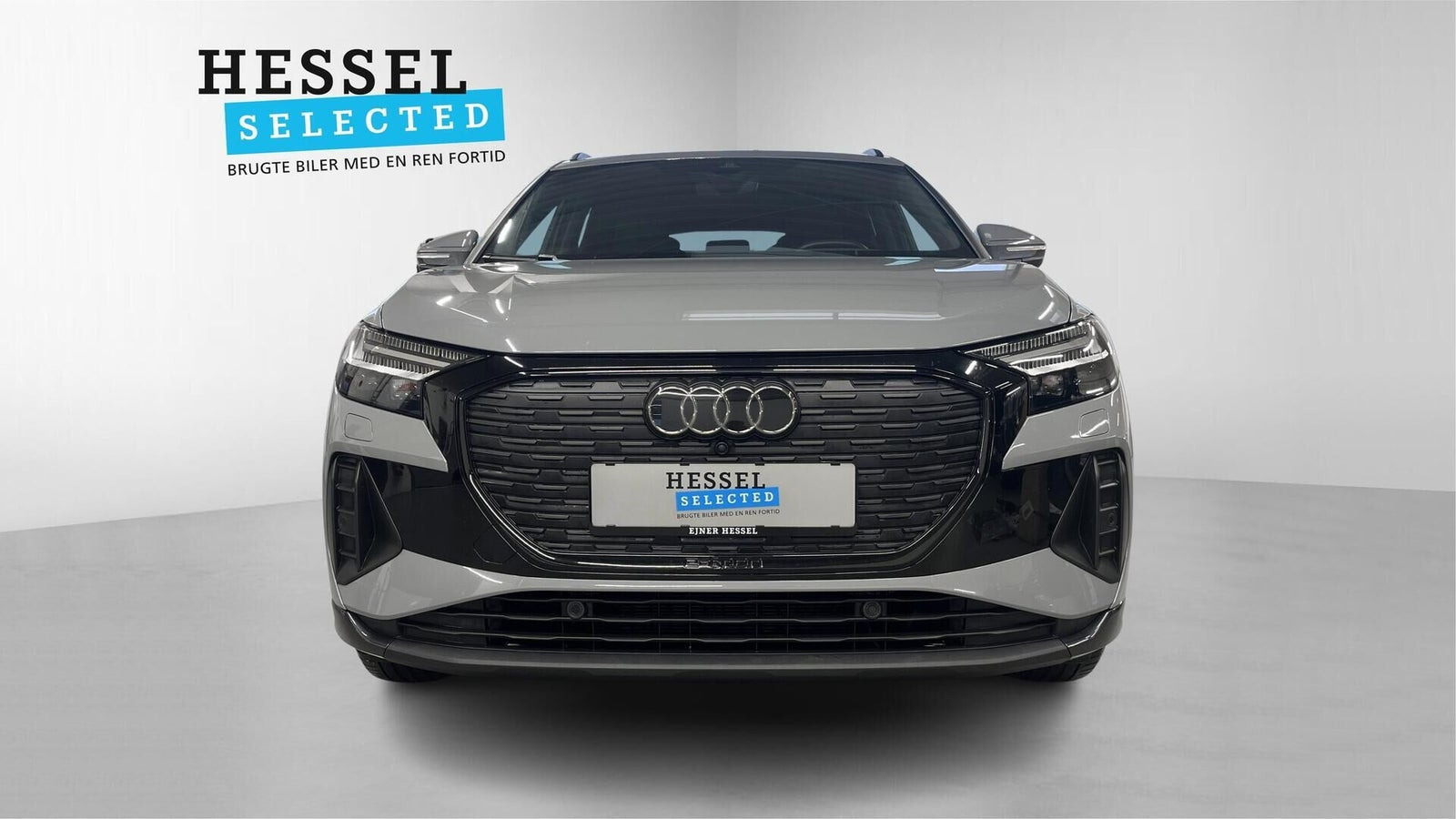 Grå Audi Q4 e-tron fra 2025