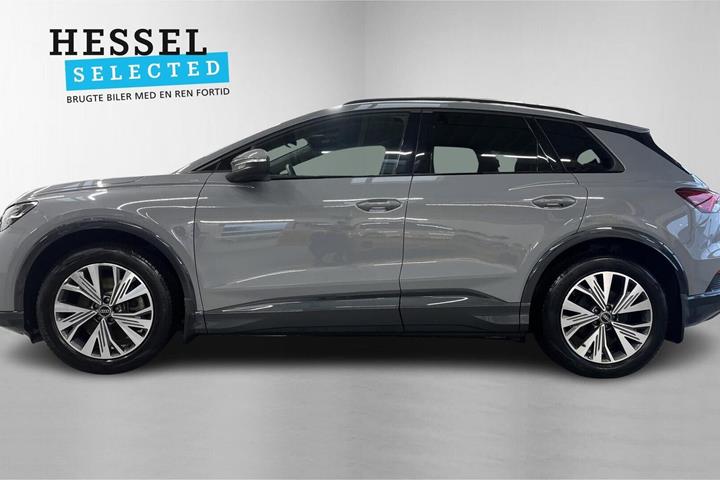 Grå Audi Q4 e-tron fra 2025