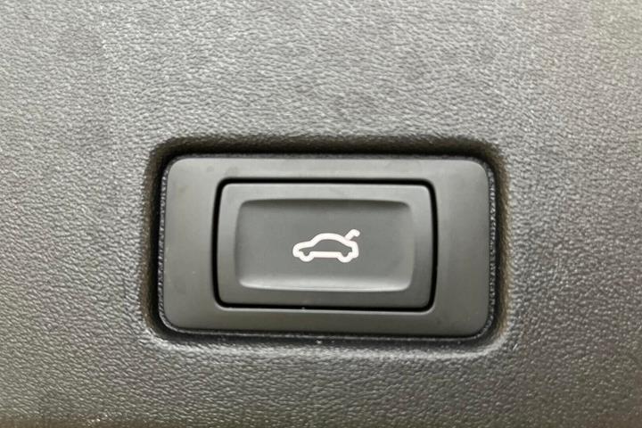 Grå Audi Q4 e-tron fra 2025