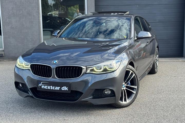 Grå BMW 330i fra 2017