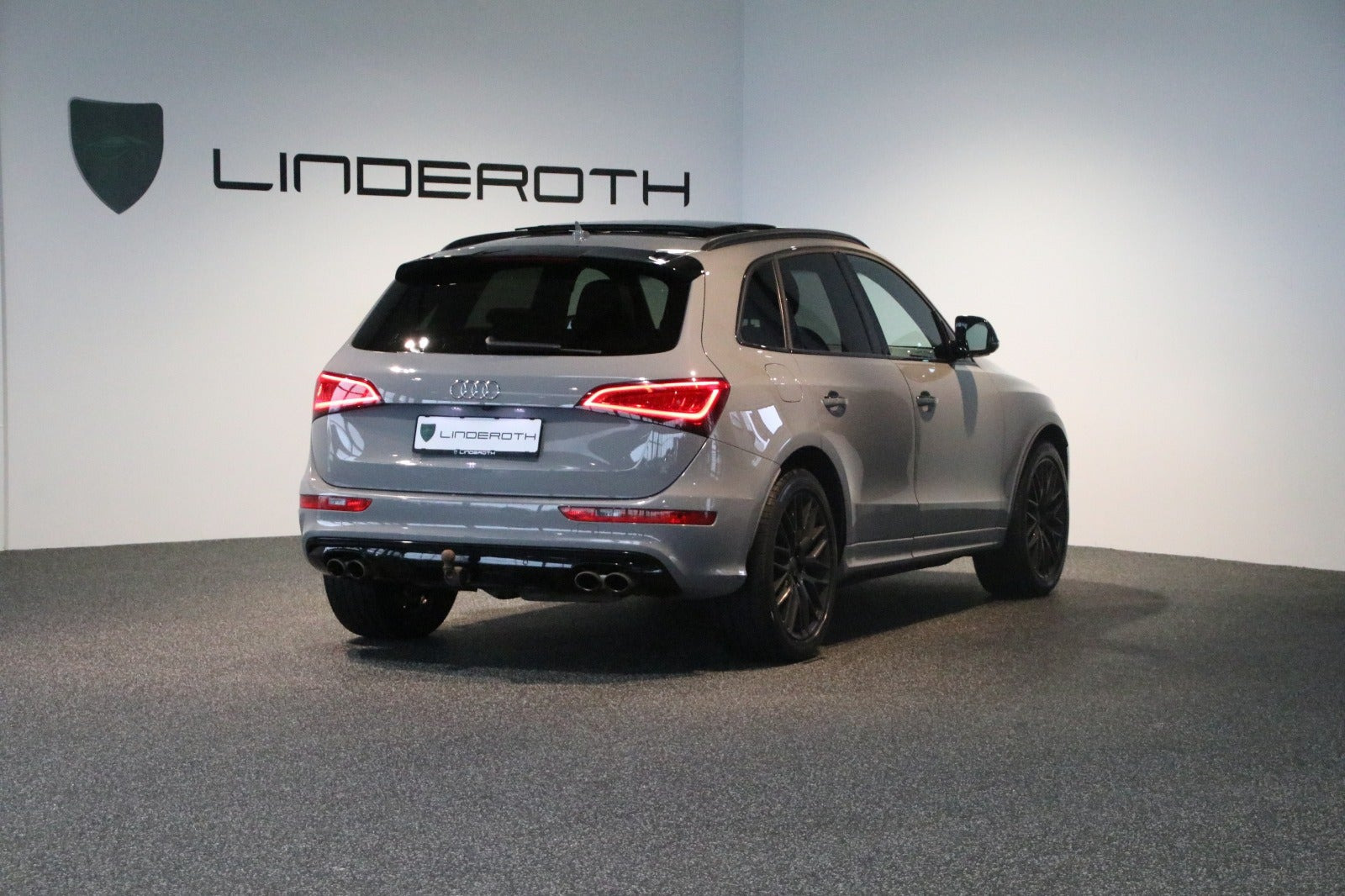 Grå Audi SQ5 fra 2017