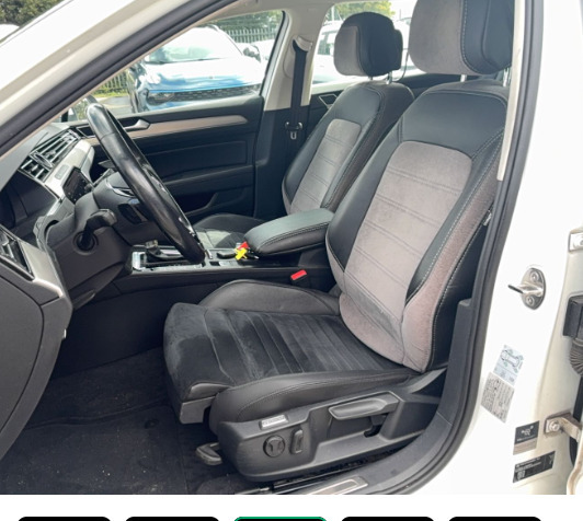 Hvid VW Passat fra 2019